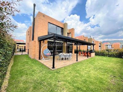 Casa de 3 alcobas en venta en Fontanar, Cajicá, 258 m² · foto 1 de 9