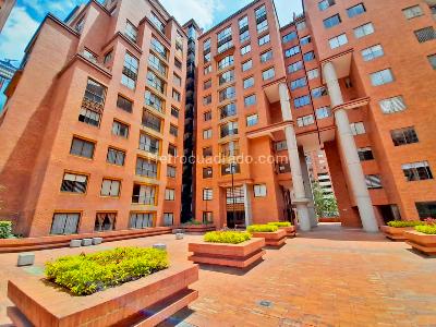 Apartamento de 3 alcobas en venta en Santafé, Bogotá, 98 m² · foto 1 de 8