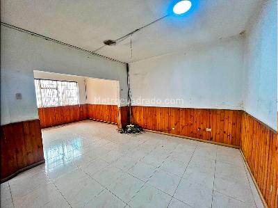 Casa de 5 alcobas en venta en Pardo Rubio, Bogotá, 248 m² · foto 2 de 10
