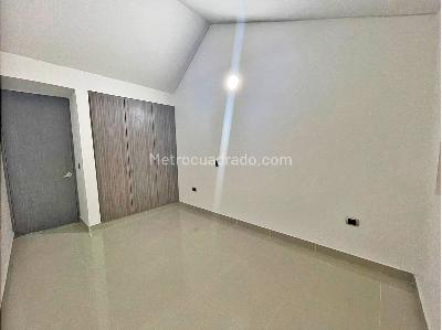 Casa de 5 alcobas en venta en Santa Helena, Ibagué, 234 m² · foto 4 de 10