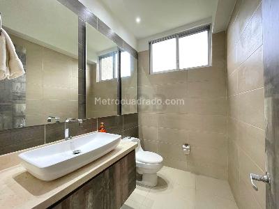 Casa de 4 alcobas en venta en El Pais Salado, Ibagué · foto 15 de 20