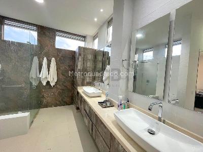 Casa de 4 alcobas en venta en El Pais Salado, Ibagué · foto 18 de 20