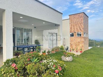 Casa de 4 alcobas en venta en El Pais Salado, Ibagué · foto 20 de 20