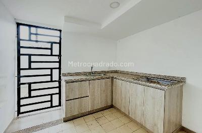 Apartamento de 3 alcobas en venta en Los Almendros, Girardot, 75 m² · foto 3 de 8