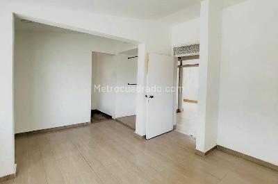 Apartamento de 3 alcobas en venta en Los Almendros, Girardot, 75 m² · foto 5 de 8