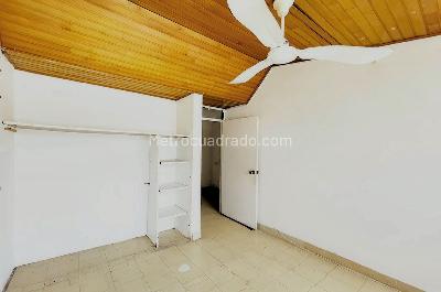 Apartamento de 3 alcobas en venta en Los Almendros, Girardot, 75 m² · foto 8 de 8