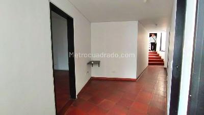 Apartamento de 3 alcobas en venta en Cadiz, Ibagué, 219 m² · foto 5 de 14