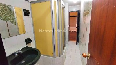 Apartamento de 3 alcobas en venta en Cadiz, Ibagué, 219 m² · foto 6 de 14