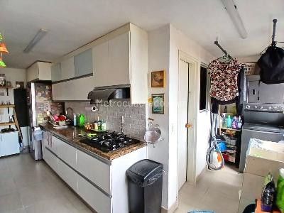 Apartamento en venta en Los Colores, Medellín · foto 14 de 19