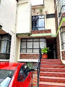 Casa de 4 alcobas en venta en Parrales, Ibagué, 109 m² · foto 2 de 20