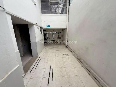 Casa de 4 alcobas en venta en Park Way, Bogotá, 422 m² · foto 13 de 19