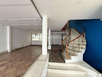 Casa de 4 alcobas en venta en Park Way, Bogotá, 422 m² · foto 4 de 19