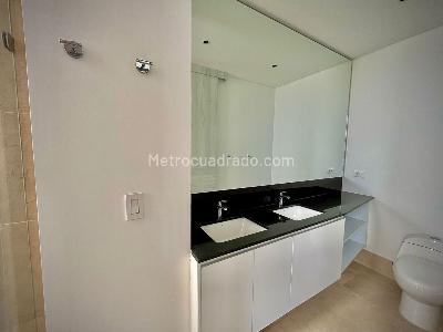 Apartamento de 3 alcobas en venta en Bellavista, Cali, 172 m² · foto 13 de 19