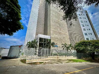 Apartamento de 3 alcobas en venta en Bellavista, Cali, 172 m² · foto 2 de 19