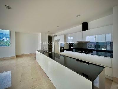 Apartamento de 3 alcobas en venta en Bellavista, Cali, 172 m² · foto 5 de 19