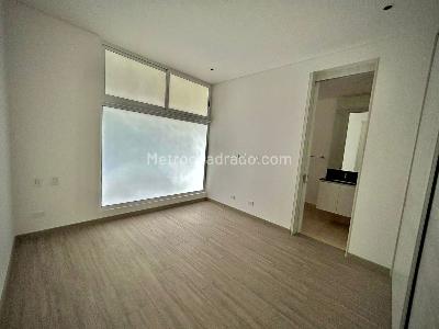 Apartamento de 3 alcobas en venta en Bellavista, Cali, 172 m² · foto 9 de 19