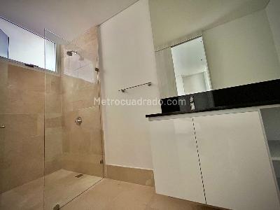 Apartamento de 3 alcobas en venta en Bellavista, Cali, 172 m² · foto 10 de 19