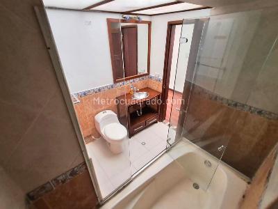 Casa en venta en Santa Barbara, Bogotá · foto 7 de 19