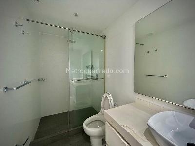 Apartamento de 4 alcobas en venta en Los Rosales, Bogotá, 214 m² · foto 16 de 20