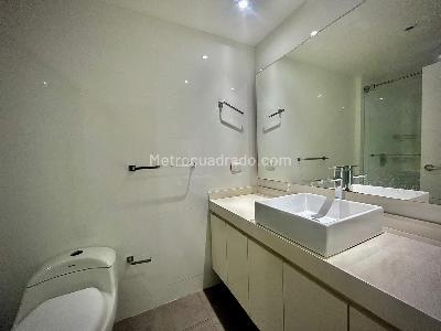 Apartamento de 4 alcobas en venta en Los Rosales, Bogotá, 214 m² · foto 17 de 20