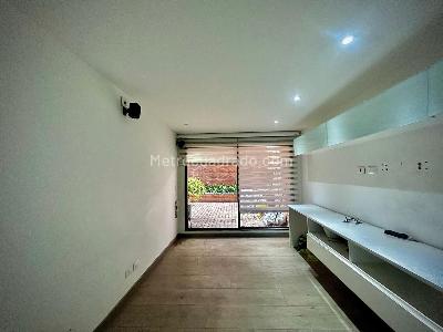 Apartamento de 4 alcobas en venta en Los Rosales, Bogotá, 214 m² · foto 18 de 20