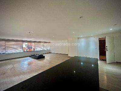 Apartamento de 4 alcobas en venta en Los Rosales, Bogotá, 214 m² · foto 3 de 20
