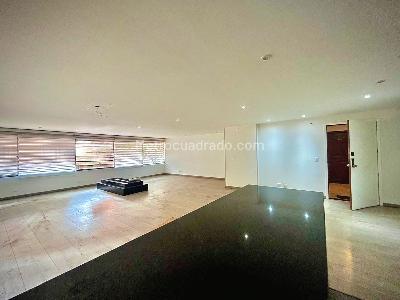 Apartamento de 4 alcobas en venta en Los Rosales, Bogotá, 214 m² · foto 4 de 20
