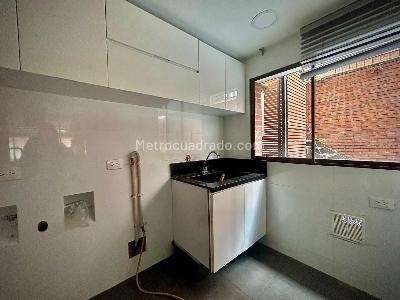 Apartamento de 4 alcobas en venta en Los Rosales, Bogotá, 214 m² · foto 6 de 20