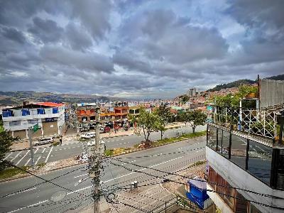 Casa de 5 alcobas en venta en Alfonso Lopez, Bogotá, 72 m² · foto 2 de 18