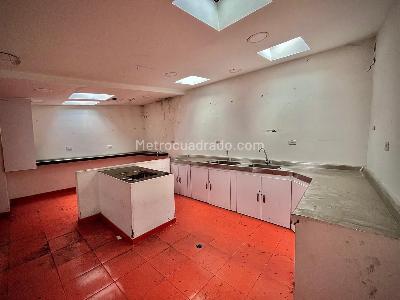 Casa de 5 alcobas en venta en Pardo Rubio, Bogotá, 471 m² · foto 16 de 19
