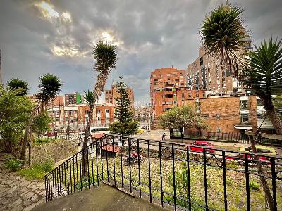 Casa de 5 alcobas en venta en Pardo Rubio, Bogotá, 471 m² · foto 8 de 19