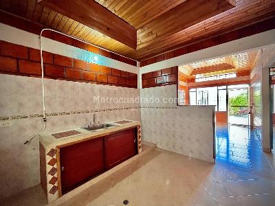 Casa de 3 alcobas en venta en Brisas De Girardot, Girardot, 72 m² · foto 8 de 18