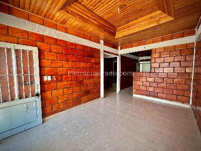 Casa de 3 alcobas en venta en Brisas De Girardot, Girardot, 72 m² · foto 3 de 18