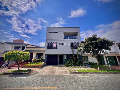 Casa de 5 alcobas en venta en Los Colores, Medellín, 650 m² · foto 6 de 20