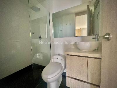 Apartamento de 2 alcobas en venta en Edificio Bianco, Sabaneta, 79 m² · foto 13 de 19