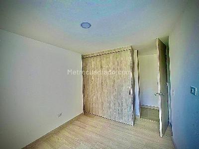 Apartamento de 2 alcobas en venta en Edificio Bianco, Sabaneta, 78 m² · foto 4 de 11