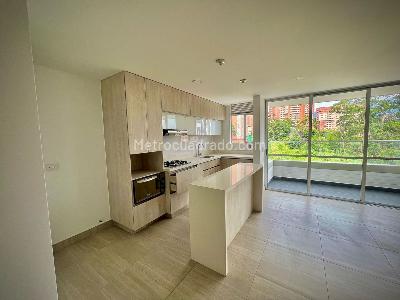 Apartamento de 2 alcobas en venta en Edificio Bianco, Sabaneta, 80 m² · foto 3 de 13