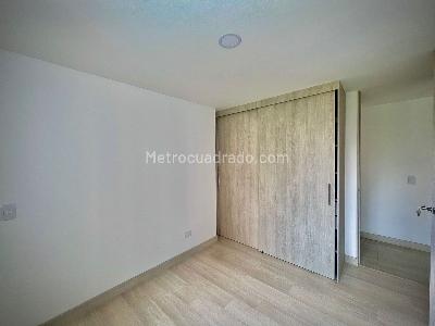 Apartamento de 2 alcobas en venta en Edificio Bianco, Sabaneta, 80 m² · foto 8 de 13