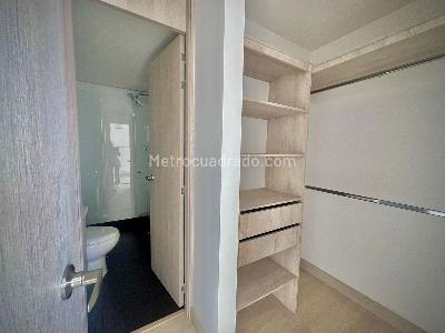 Apartamento de 2 alcobas en venta en Edificio Bianco, Sabaneta, 80 m² · foto 10 de 13