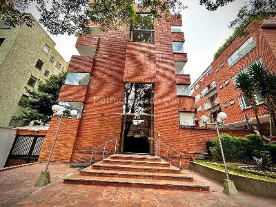 Apartamento de 3 alcobas en venta en Chico Nogal, Bogotá, 150 m² · foto 4 de 12