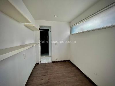 Apartamento de 3 alcobas en venta en Chico Nogal, Bogotá, 150 m² · foto 10 de 12