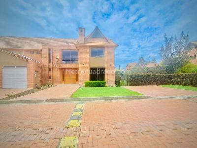 Casa de 3 alcobas en venta en Conjunto Residencial Santa Bibiana Ii, Cajicá, 542 m² · foto 2 de 19