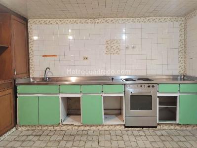 Casa de 5 alcobas en venta en Normandia, Bogotá, 259 m² · foto 2 de 7