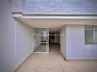 Apartamento de 2 alcobas en venta en Edificio Bianco, Sabaneta, 78 m² · foto 2 de 20