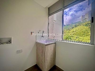 Apartamento de 2 alcobas en venta en Edificio Bianco, Sabaneta, 78 m² · foto 5 de 15