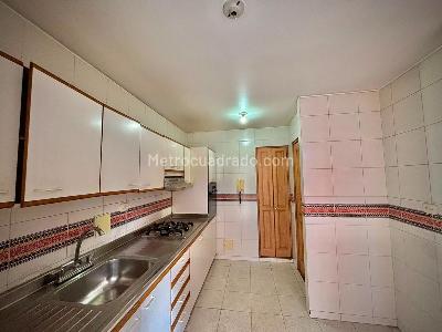Casa de 4 alcobas en venta en Hayuelos Mayorca, Bogotá, 137 m² · foto 2 de 19