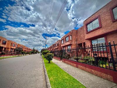 Casa de 4 alcobas en venta en Hayuelos Mayorca, Bogotá, 137 m² · foto 5 de 19