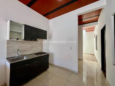 Casa de 4 alcobas en venta en Urbanizacion Altos Del Peñon, Girardot, 152 m² · foto 2 de 20