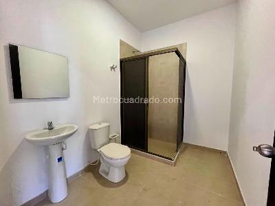 Casa de 4 alcobas en venta en Urbanizacion Altos Del Peñon, Girardot, 152 m² · foto 9 de 20