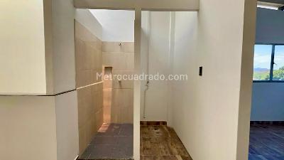 Casa de 5 alcobas en venta en Edificio La Gran Manzana, Girardot, 156 m² · foto 17 de 20